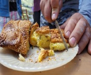"Flaouna" - Easter bread