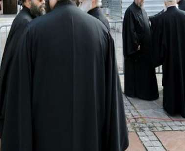 Τρείς ιερείς με κορωνοϊό σε σοβαρή κατάσταση