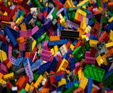 H Άγνωστη Ιστορία πίσω από τα παιχνίδια των "Lego"