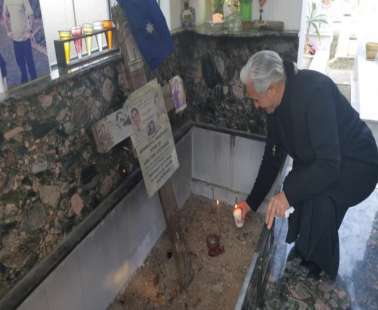 Το ξέσπασμα της χαροκαμένης Αντριάνας μετά την εκταφή του παιδιού της