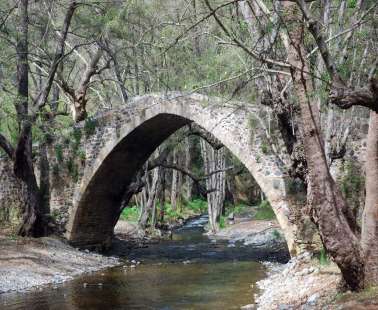Hiking Venetian bridges of Tzilefou - Roudias-Pafos