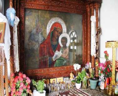 Το μυστήριο με την εικόνα της Παναγίας της Τσαμπίκας. Η παράδοση αναφέρει ότι βρέθηκε με ανεξήγητο τρόπο τρεις φορές από την Κύπρο στη Ρόδο