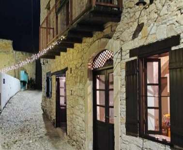 Ο Κωνσταντίνος άνοιξε το καφενείο των ονείρων του στο χωριό!