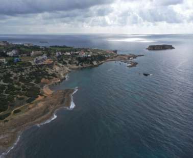Πέγεια: Η Ξερόλιμνη και ο Φράκτης
