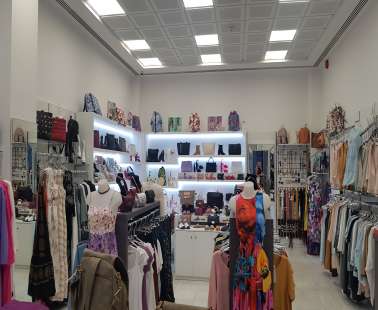 Συνέντευξη με την ιδιοκτήτρια του Brandshop στην Αγία Νάπα