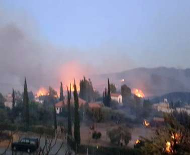 Κηρύχθηκαν ασφαλείς οι πληγείσες από την πυρκαγιά κοινότητες