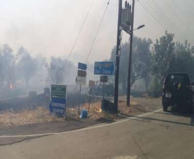 Επεκτάθηκε και στην κοινότητα Μελίνης η φωτιά που μαίνεται στον Αρακαπά