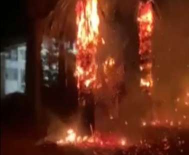 ΕΚΤΑΚΤΟ: Πυρκαγιά μέσα σε σχολείο- Πήγαν να το κάψουν