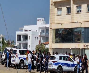 Επεισόδια με μετανάστες στα γραφεία ΥΚΕ