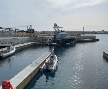 Το πρώτο πολυτελές σκάφος υποδέχτηκε η Μαρίνα Αγίας Νάπας