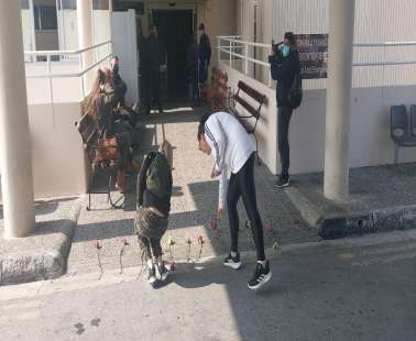 Ράγισαν καρδιές έξω από το ΤΑΕΠ Λάρνακας: