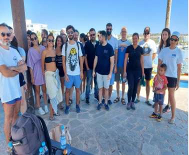 Καθαρισμός παραλίας και βυθού στην Αγία Νάπα