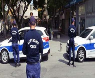Κάτω από ποιες συνθήκες θα γίνονται έλεγχοι σε σπίτια τις γιορτές