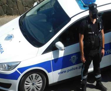 Γεννούσε η γυναίκα του αλλά δεν γνώριζε πως να πάει στην κλινική – Πώς βοήθησε αστυνομικός