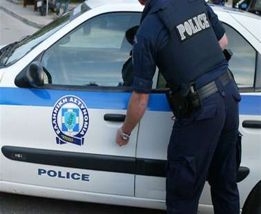 Χτύπησε την 14χρονη κόρη του στο κεφάλι επειδή καθυστέρησε να επιστρέψει