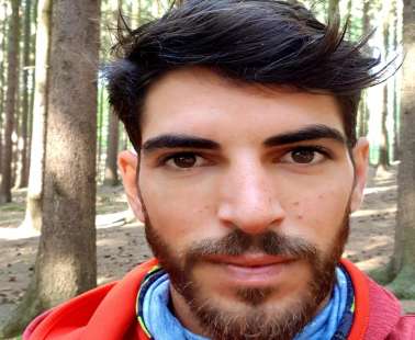 Ας βοηθήσουμε με τη ψήφο μας