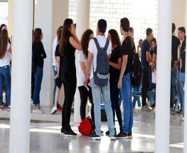 Εκπαιδευτικός χωρίς τεστ μετέδωσε τον ιό σε 44 άτομα