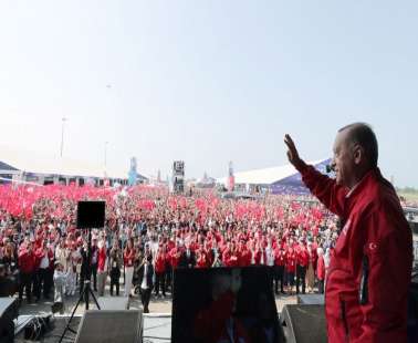 Ερντογάν: Απειλεί με εισβολή στα ελληνικά νησιά