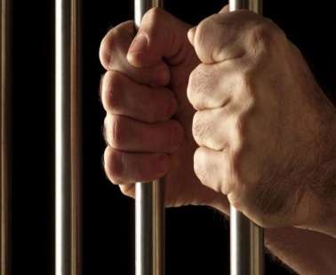 Κόρη μαζεύει λεφτά για να... σώσει τον συζυγοκτόνο πατέρα της
