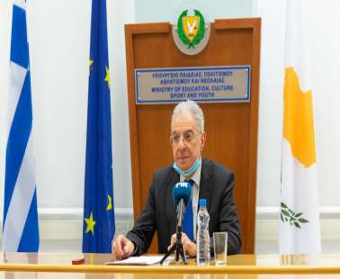 Υπουργός Παιδείας:Με την πανδημία και η φετινή σχολική χρονιά