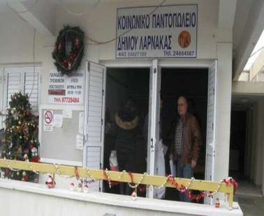 Η ακρίβεια οδηγεί περισσότερο κόσμο στα Κοινωνικά Παντοπωλεία