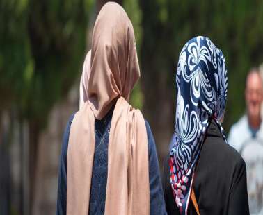 ΕΛΑΜ:Να απαγορεύεται η μαντίλα και η ισλαμική ενδυμασία στα σχολεία