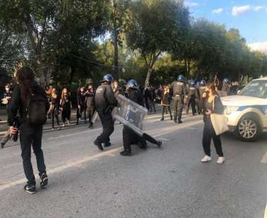 Μυρίζει χούντα ρε φίλε