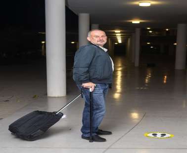 Με μπαστούνι πίσω στα θρανία μετά από 30 χρόνια
