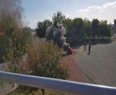 Φόρεσαν κουκούλες και επιχείρησαν να κάψουν σχολείο