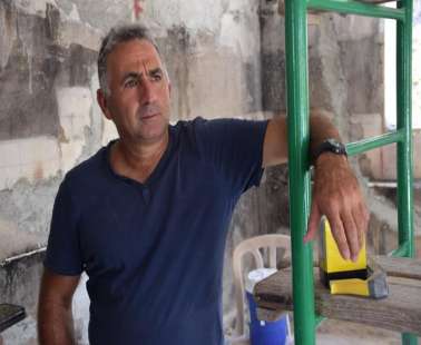 Επούλησα τα ούλλα, ήρτα δαπάνω, μα εν θέλω να με θάψουν δαμέ γιατί νιώθω ξένος