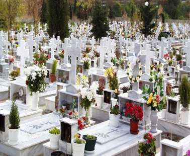 Σε ομαδικούς τάφους τα νεογνά