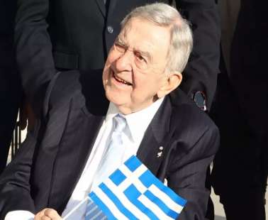 Πέθανε ο τέως βασιλιάς Κωνσταντίνος σε ηλικία 83 ετών.