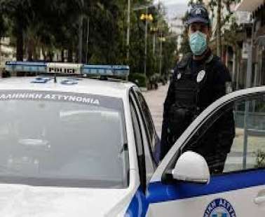 Η ατάκα νεαρού που άφησε άφωνους αστυνομικούς στη Λαμία