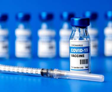 Moderna – Στον «πάγο» από τον FDA για έγκριση εμβολίου για εφήβους