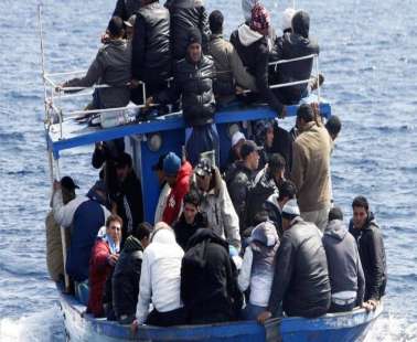 Mετανάστες ανοιχτά του Κάβο Γκρέκο