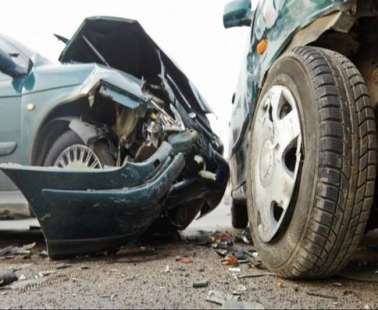 Σε κρίσιμη κατάσταση 74χρονη μετά από τροχαίο στο Λιοπέτρι