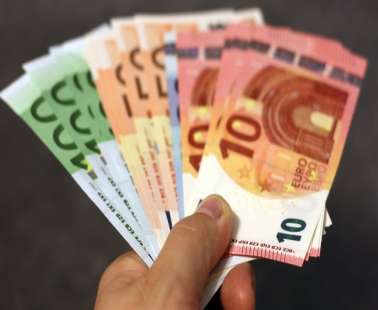 Μέσος μισθός εργαζομένων €1.415 το 2021