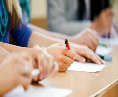67χρονη επιχείρησε να δώσει εξετάσεις στη θέση της κόρης της
