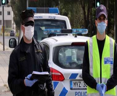 Πήγε δουλειά ενώ βρισκόταν σε αυτοπεριορισμό