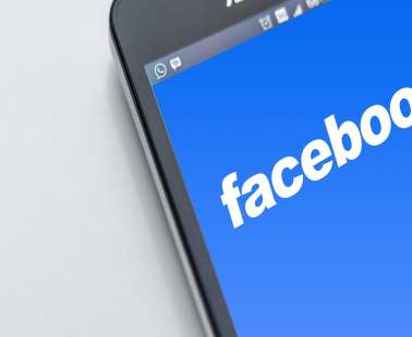 Λιγότερες πολιτικές διαφημίσεις στο Facebook