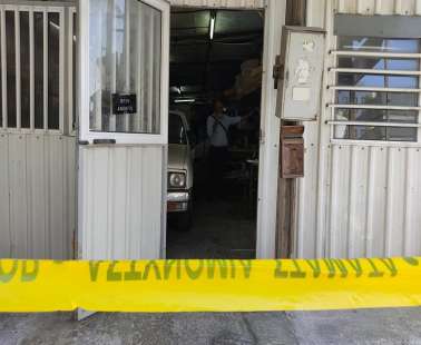 Στο εδώλιο για φόνο εκ προμελέτης ο 39χρονος που ξυλοκόπησε μέχρι θανάτου τον 75χρονο ταπετσάρη