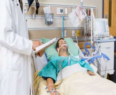 Οι τραγικές ιστορίες θυμάτων της πανδημίας που είπαν «όχι» στο εμβόλιο