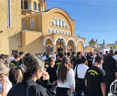 Ράγισαν και οι πέτρες στην κηδεία των τριών νέων από το Φρέναρος