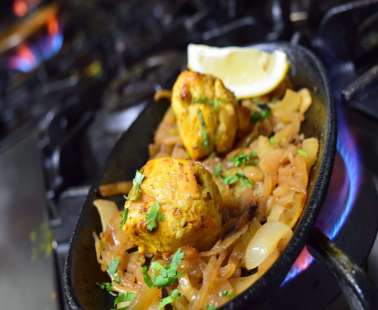 Συνέντευξη με τον ιδιοκτήτη του The Raj Indian Restaurant στον Πρωταρά