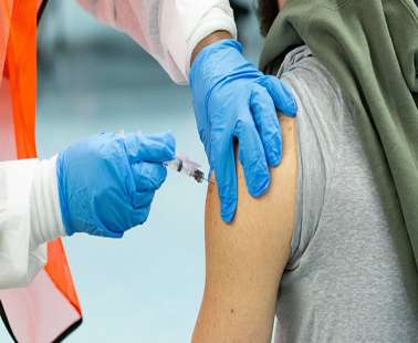ΟΧΙ τέταρτη δόση για όλους ενδεχομένως να επηρεάσουν το ανοσοποιητικό σύστημα.