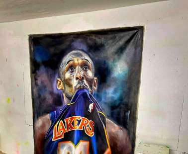 Πορτρέτο του Kobe Bryant σε κεντρικό δρόμο της Λάρνακας