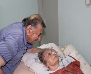 «Θα είμαι πλάι της μέχρι να μας χωρίσει ο θάνατος» Μια ιστορία αγάπης