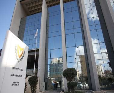 Απαντά με στοιχεία το Υπ. Υγείας