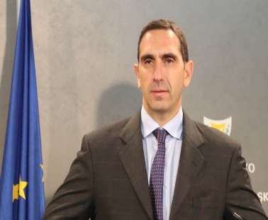 ΥΠ. ΥΓΕΙΑΣ: Ένα βήμα πριν το ολικό lockdown