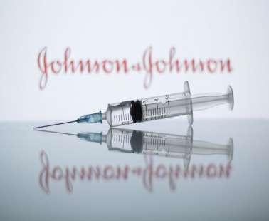 Εμβόλιο Johnson & Johnson 28 περιστατικά θρομβώσεων